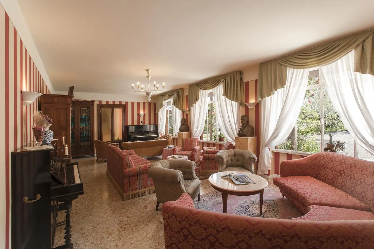 Hotel Gardenia Al Lago Gargnano 3*,  Italia